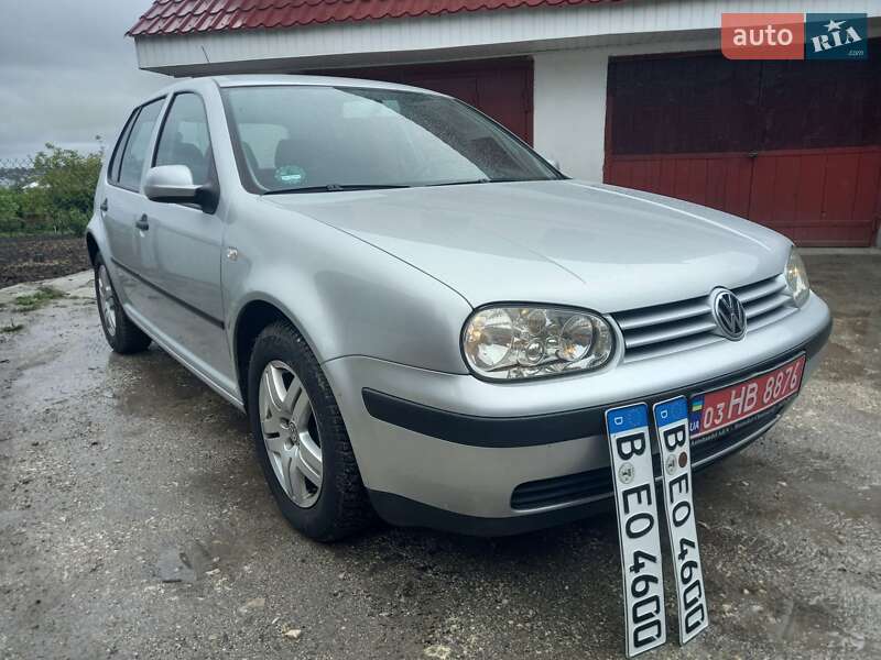 Хэтчбек Volkswagen Golf 2002 в Тернополе