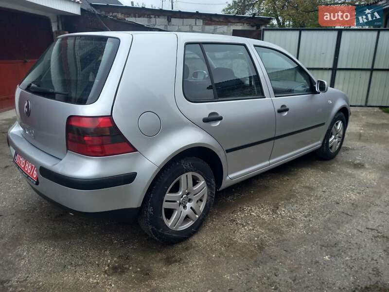 Хэтчбек Volkswagen Golf 2002 в Тернополе