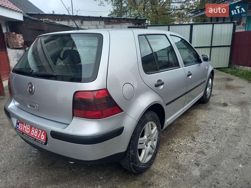 Хэтчбек Volkswagen Golf 2002 в Тернополе