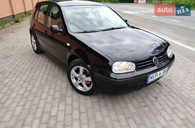 Хетчбек Volkswagen Golf 2003 в 