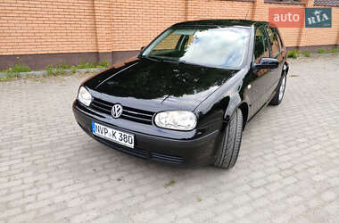 Хетчбек Volkswagen Golf 2003 в 