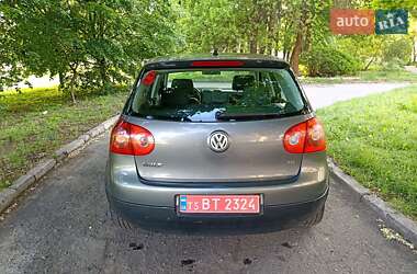 Хетчбек Volkswagen Golf 2005 в 