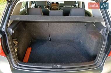Хетчбек Volkswagen Golf 2005 в 