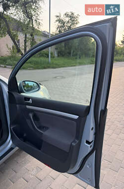 Хэтчбек Volkswagen Golf 2008 в 