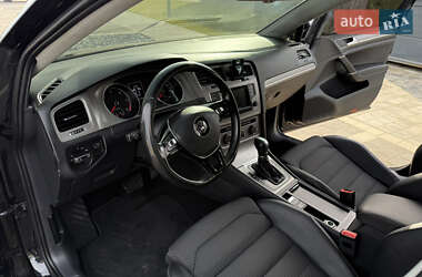 Хэтчбек Volkswagen Golf 2015 в 