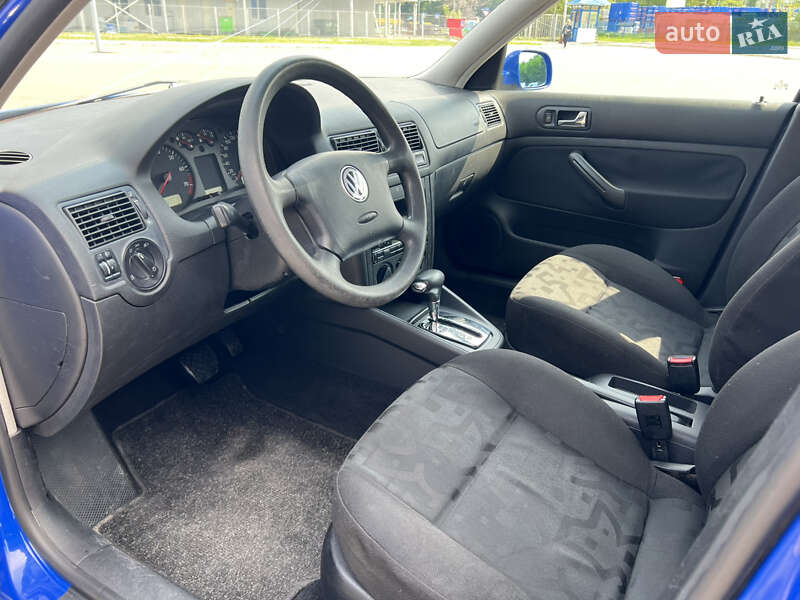 Хетчбек Volkswagen Golf 1998 в Києві