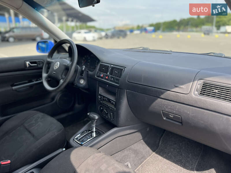 Хетчбек Volkswagen Golf 1998 в Києві