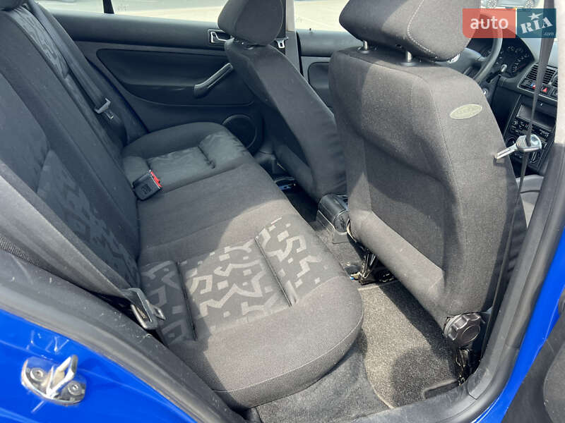 Хетчбек Volkswagen Golf 1998 в Києві