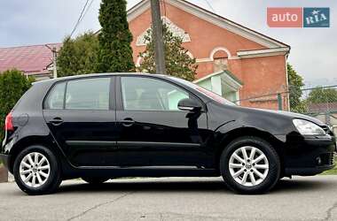 Хетчбек Volkswagen Golf 2008 в 