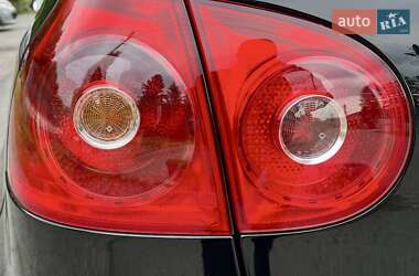 Хетчбек Volkswagen Golf 2008 в 