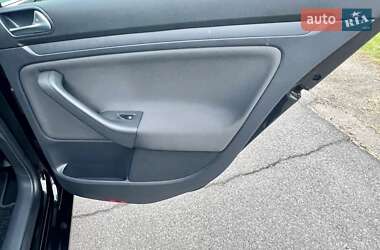 Хетчбек Volkswagen Golf 2008 в 