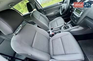Хетчбек Volkswagen Golf 2008 в 