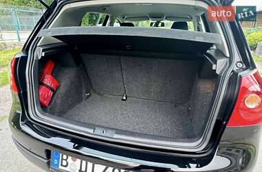 Хетчбек Volkswagen Golf 2008 в 