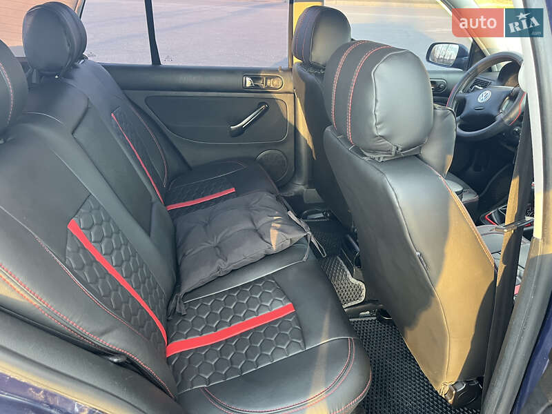 Хетчбек Volkswagen Golf 2002 в Мерефа