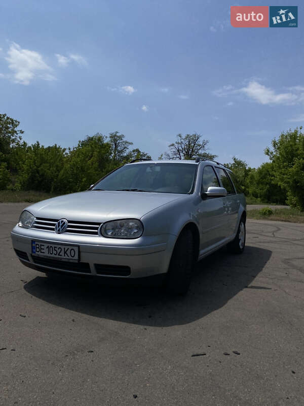 Універсал Volkswagen Golf 2000 в 