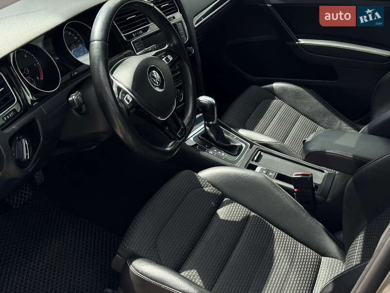 Универсал Volkswagen Golf 2016 в Дрогобыче фото 52 Универсал Volkswagen Golf 2016 в Дрогобыче