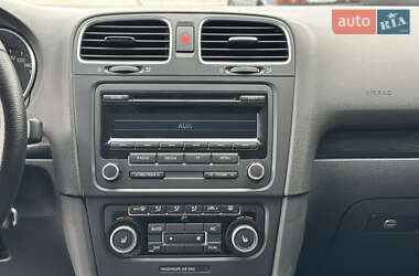Хэтчбек Volkswagen Golf 2012 в 