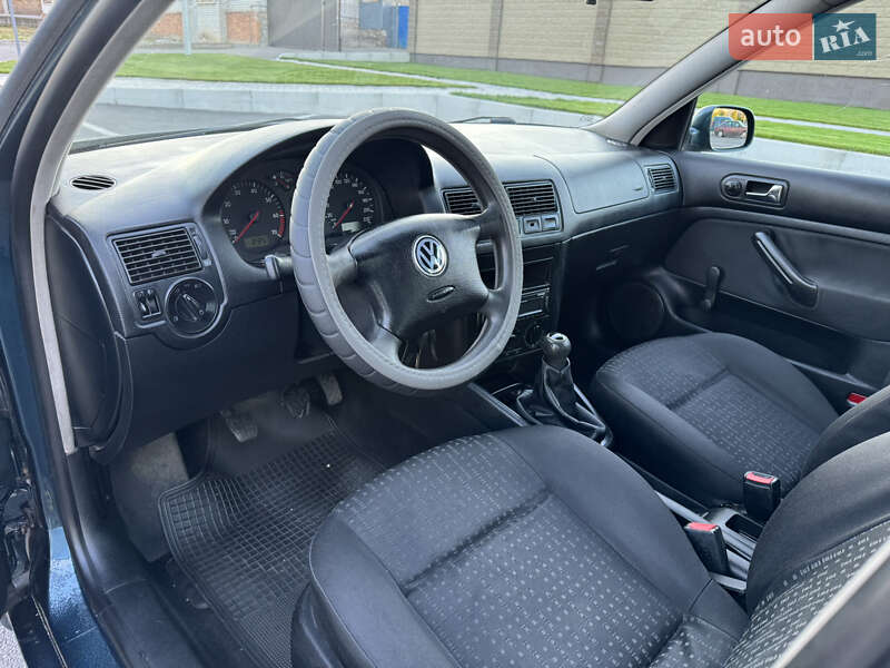 Хетчбек Volkswagen Golf 2000 в Запоріжжі