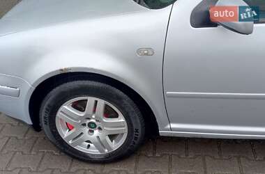 Хэтчбек Volkswagen Golf 2001 в 