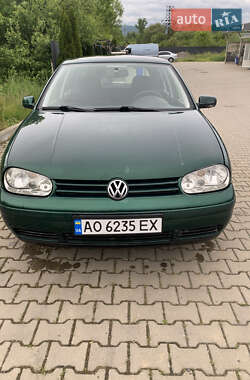 Хэтчбек Volkswagen Golf 2000 в Иршаве