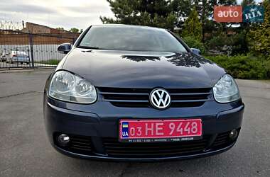 Хэтчбек Volkswagen Golf 2006 в 