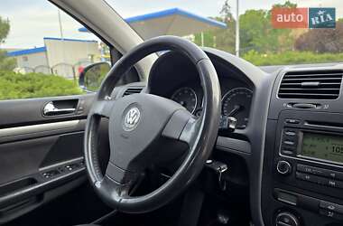 Хэтчбек Volkswagen Golf 2006 в 