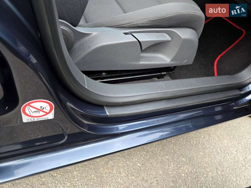Хетчбек Volkswagen Golf 2006 в Полтаві