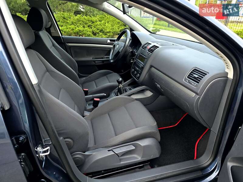 Хетчбек Volkswagen Golf 2006 в Полтаві