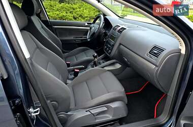 Хэтчбек Volkswagen Golf 2006 в 