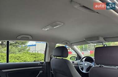 Хэтчбек Volkswagen Golf 2006 в 
