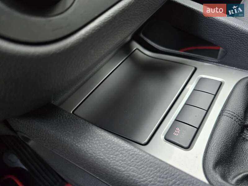 Хетчбек Volkswagen Golf 2006 в Полтаві