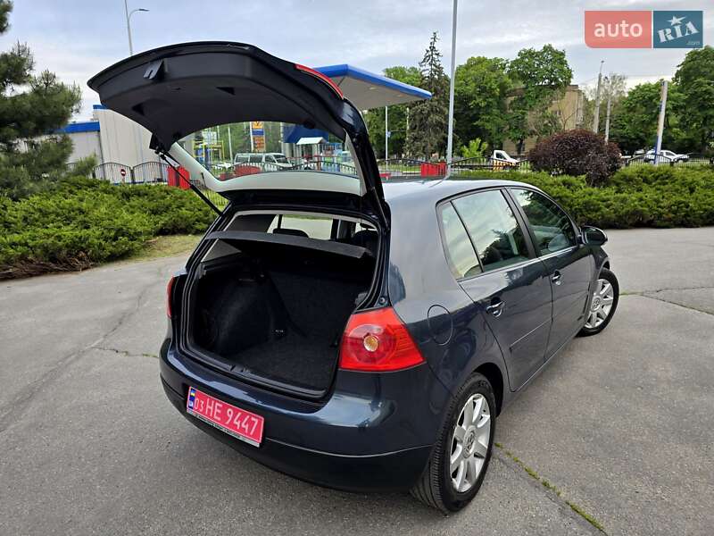 Хетчбек Volkswagen Golf 2006 в Полтаві