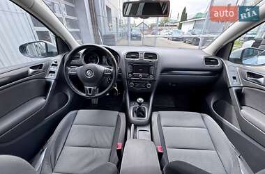 Хетчбек Volkswagen Golf 2010 в 