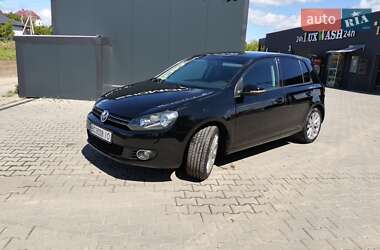 Хэтчбек Volkswagen Golf 2013 в 