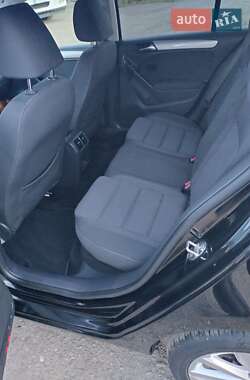 Хэтчбек Volkswagen Golf 2013 в 