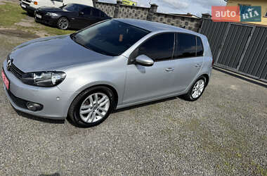 Хэтчбек Volkswagen Golf 2008 в Ровно