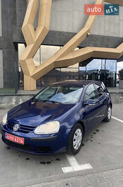 Хетчбек Volkswagen Golf 2005 в Володимирі