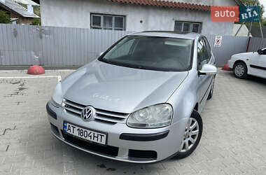 Хэтчбек Volkswagen Golf 2004 в Монастыриске