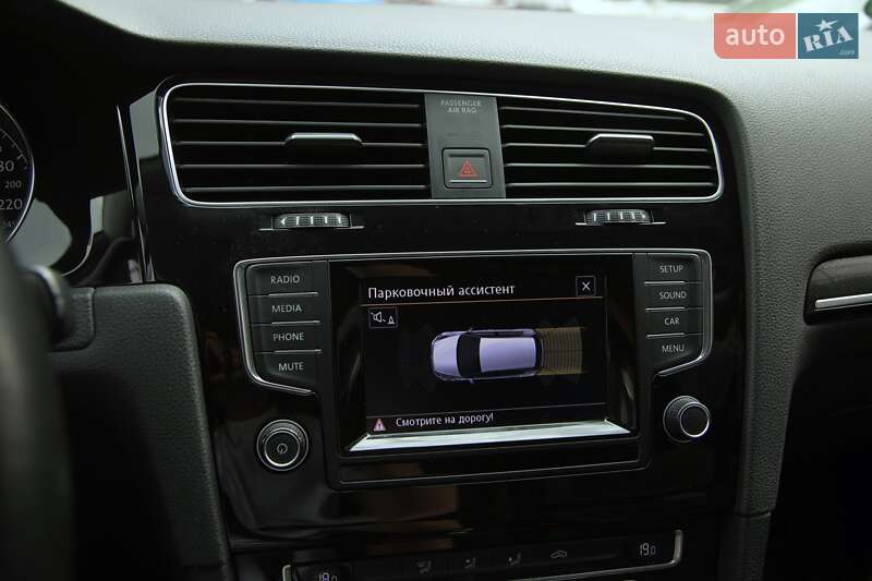 Хетчбек Volkswagen Golf 2013 в Харкові
