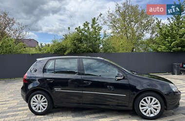 Хэтчбек Volkswagen Golf 2008 в 