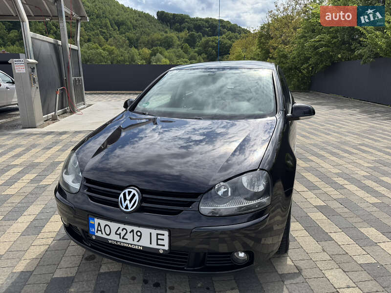 Хетчбек Volkswagen Golf 2008 в Сваляві