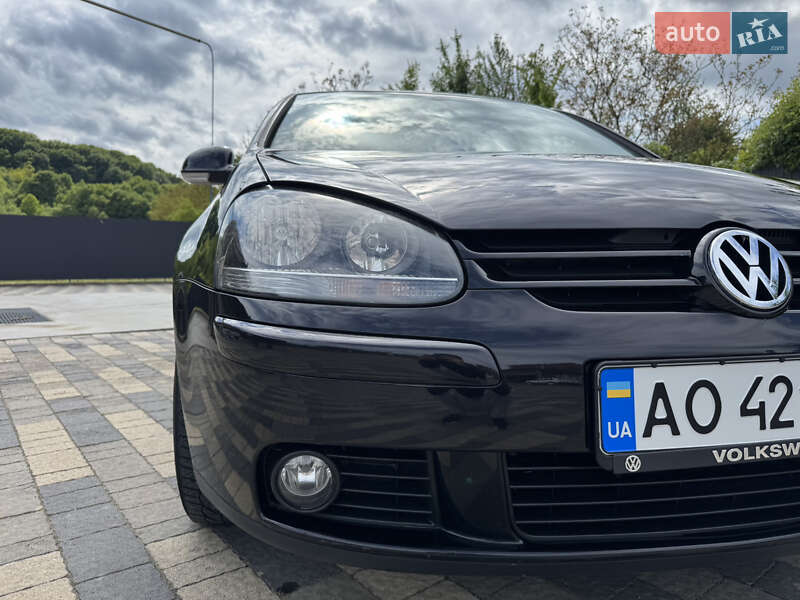 Хетчбек Volkswagen Golf 2008 в Сваляві