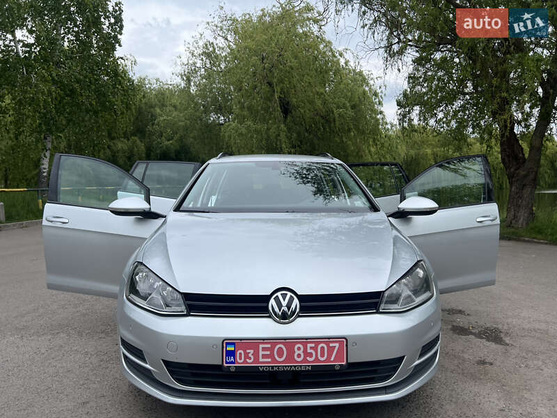 Универсал Volkswagen Golf 2017 в Ровно