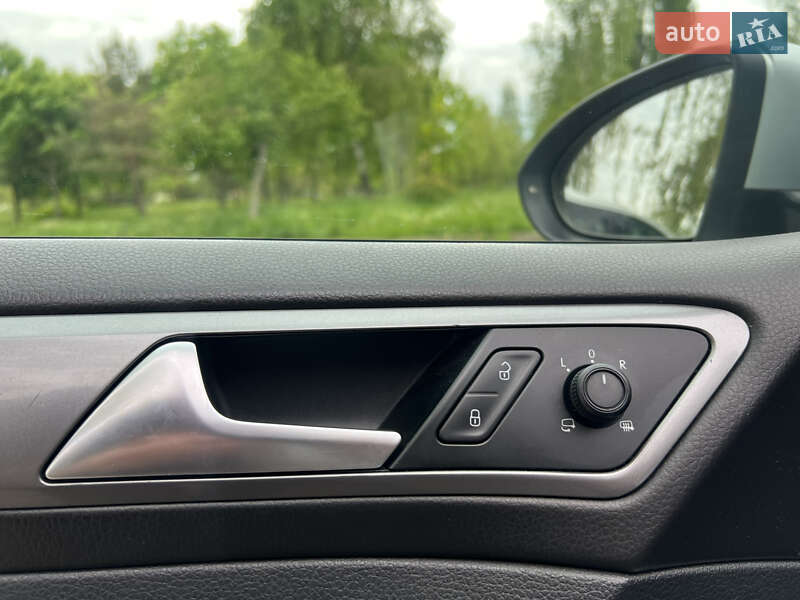 Универсал Volkswagen Golf 2017 в Ровно