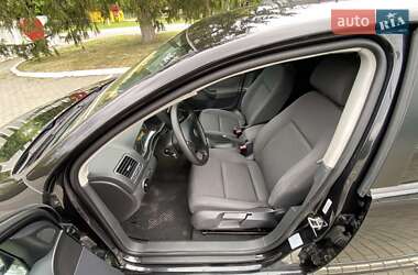 Хэтчбек Volkswagen Golf 2005 в 