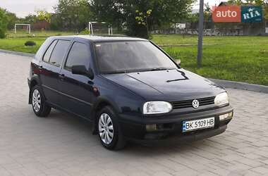 Хетчбек Volkswagen Golf 1993 в Здолбуніві