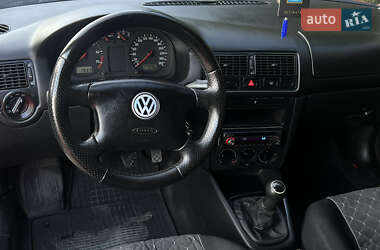 Хетчбек Volkswagen Golf 1998 в 