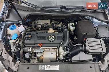 Хэтчбек Volkswagen Golf 2009 в 