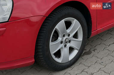 Хетчбек Volkswagen Golf 2007 в 
