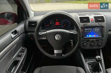 Хетчбек Volkswagen Golf 2007 в 